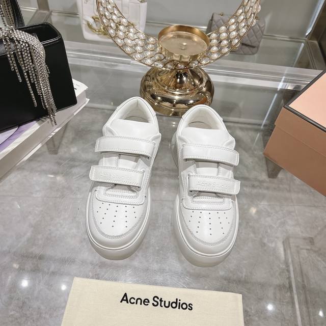 出厂 顶级版本： Acne Studios 最新爆款 笑脸 魔术贴 小白鞋 涂鸦 厚底 休闲 运动鞋 板鞋 原版购入开发 做货 此款魔术贴运动鞋从上世纪八十年代